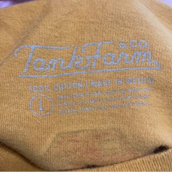 Tank Farm Short Sleeve Gold Graphic Tee Shirt Size L - Picture 3 of 5
